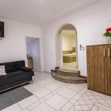 Apartmaji Natura Kolpa Adlesici