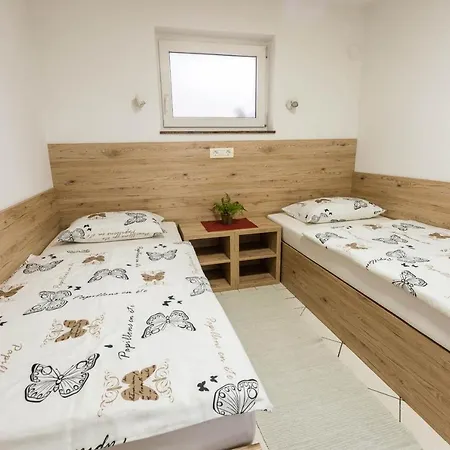 Apartmaji Natura Kolpa * Adlesici