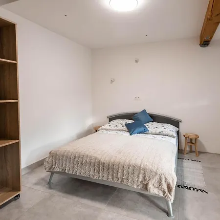 Apartmaji Natura Kolpa Adlesici