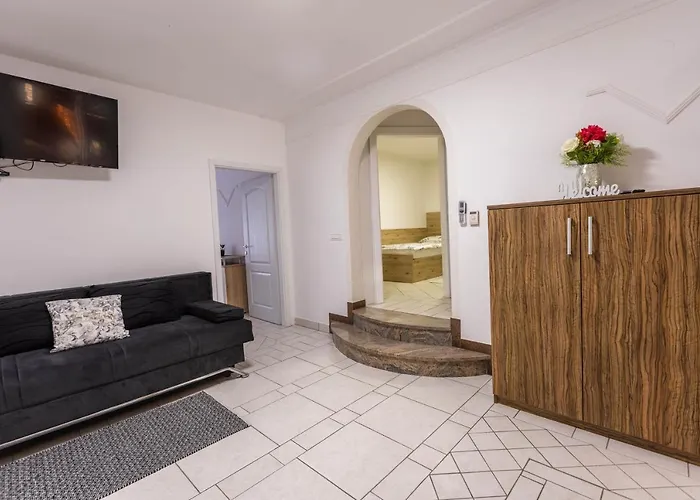 Apartmaji Natura Kolpa Adlesici