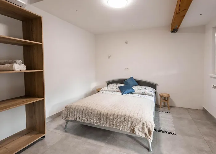 Apartmaji Natura Kolpa Adlesici